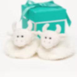Cream Highland Coo Cow Baby Slippers Brown & Pop Up Box